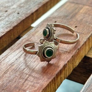 Silver oxidised Toe Ring with Green Stone